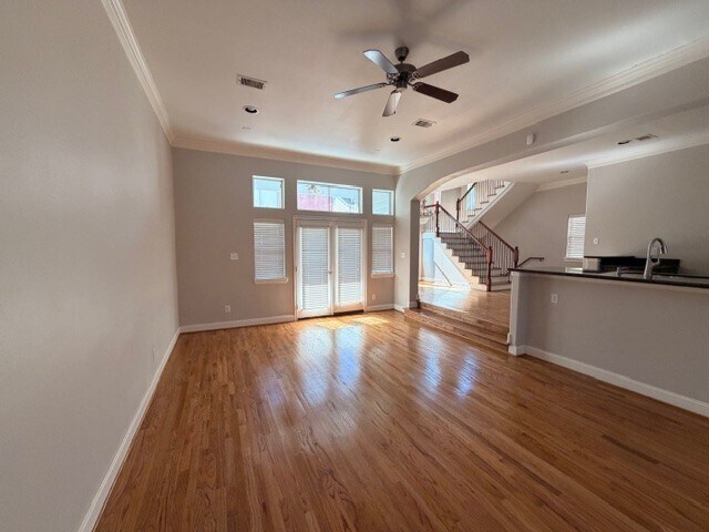 Building Photo - 1141 W 24th St