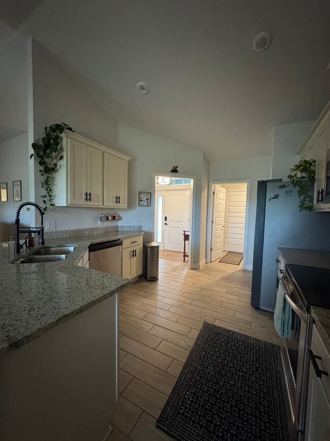 Building Photo - 83 Tucuman St