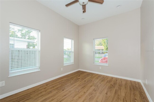 Building Photo - 2804 W Nassau St