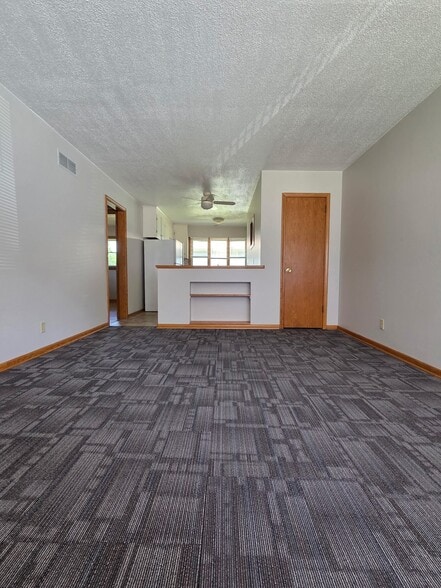 Building Photo - 401 46th Ave NE