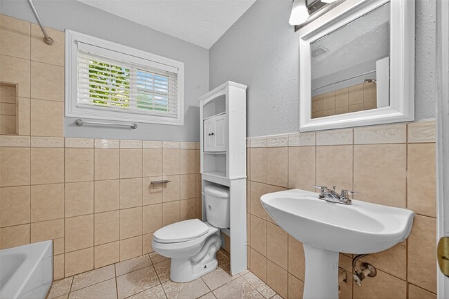 Building Photo - 7414 Breccia Dr