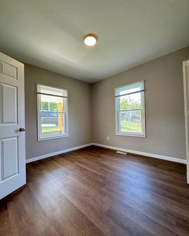 Building Photo - 2 Bed 2 Bath House on Easley Avenue | Fairview Heights, Lynchburg VA
