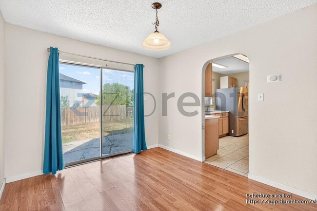 Building Photo - 5515 Champions Hill Dr