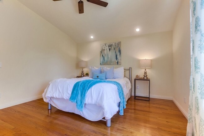Building Photo - 10730 Carillon Ct