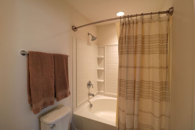 Building Photo - 860 Silver Leaf Dr