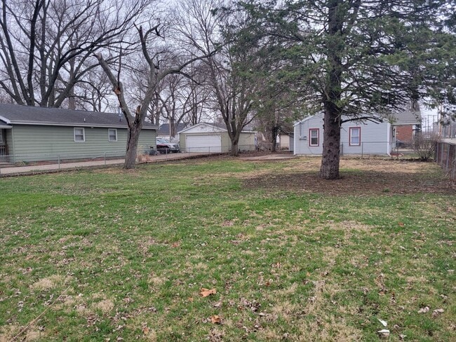 Building Photo - Your Next Home Awaits: 3 Bed 1 Bath Family!