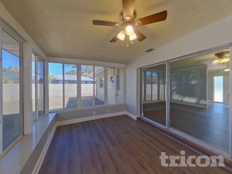 Building Photo - 10326 Hetrick Cir E