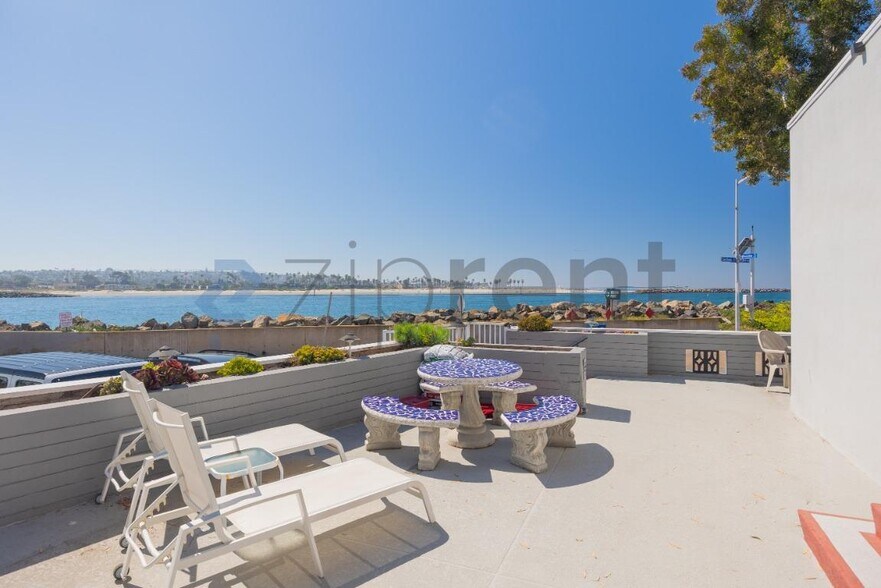 Building Photo - 2613 Mission Blvd