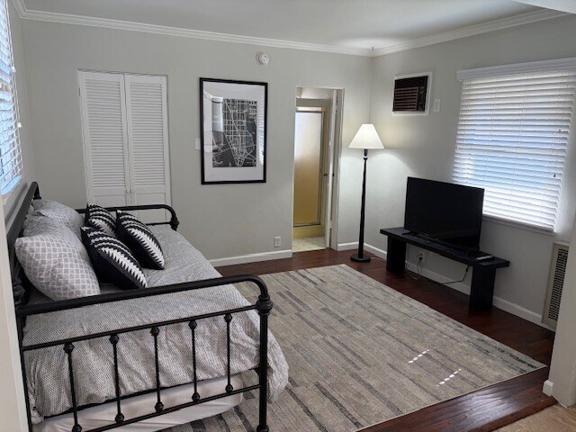 Building Photo - 925 1/2 N Maple St