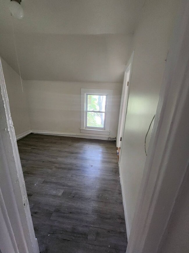 Building Photo - 2186 E 89th St