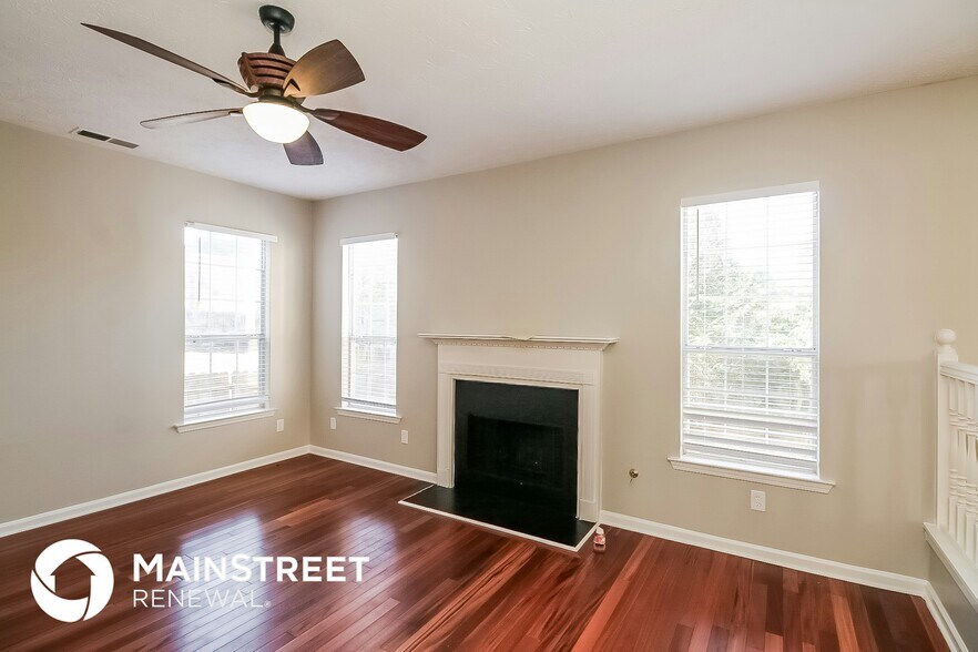 Building Photo - 130 Carriage Lake Dr