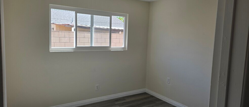 Building Photo - 4133 Downing Ave