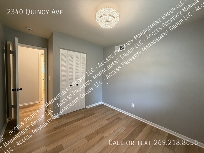 Building Photo - 2340 Quincy Ave