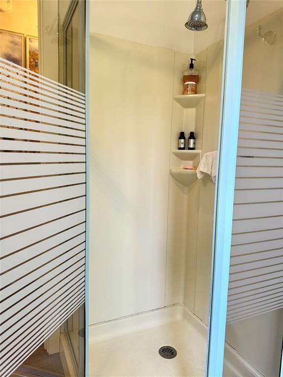 Building Photo - 807 Leonard St