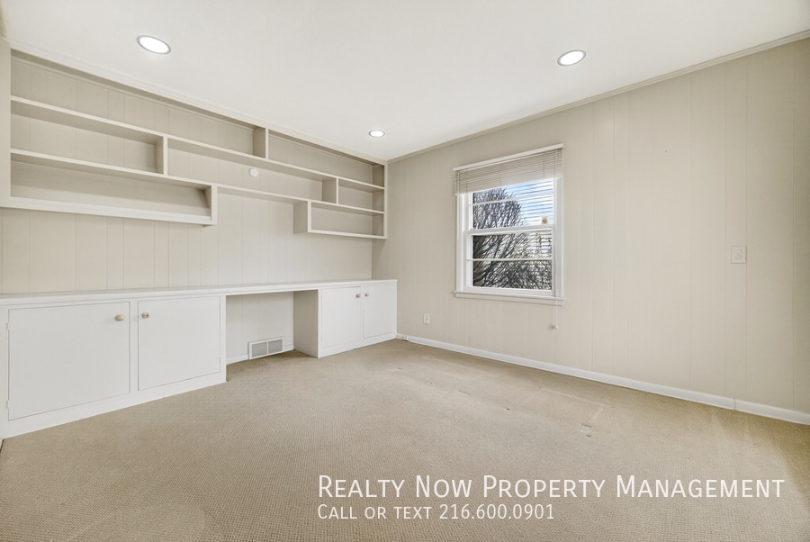 Building Photo - 2171 Cedarview Dr