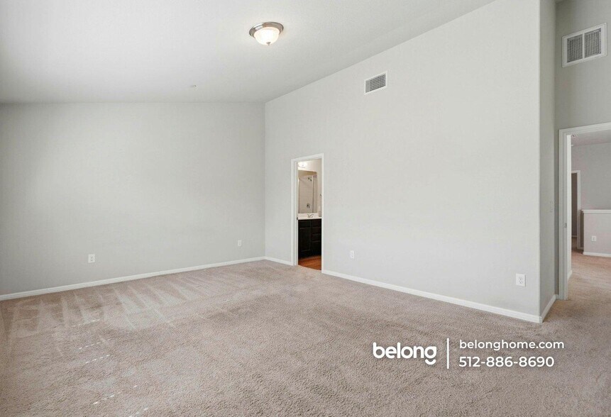 Building Photo - 516 E Slaughter Ln
