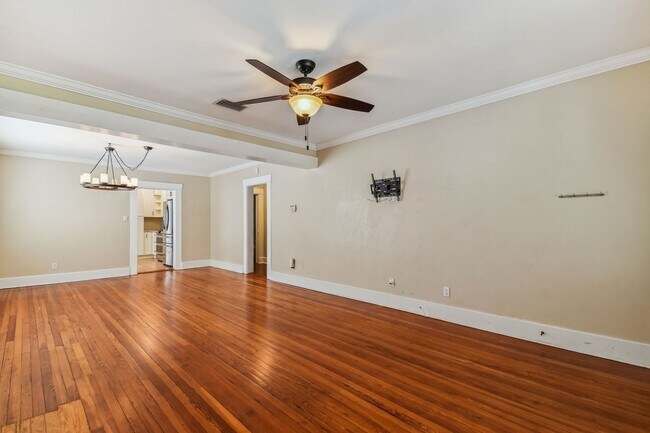 Building Photo - Riverside Heights Historic Bungalow!