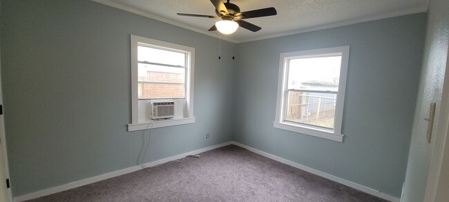 Building Photo - Beautiful, updated 2 bedroom rental!