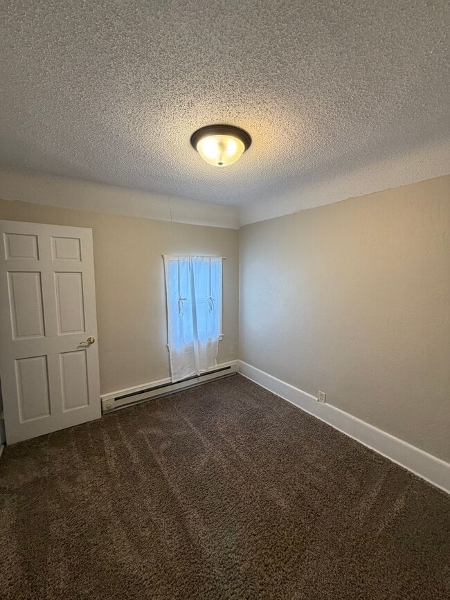 Building Photo - AVAILABLE NOW - 3 bed/1.5 bath Home In Superior with Bonus Room!