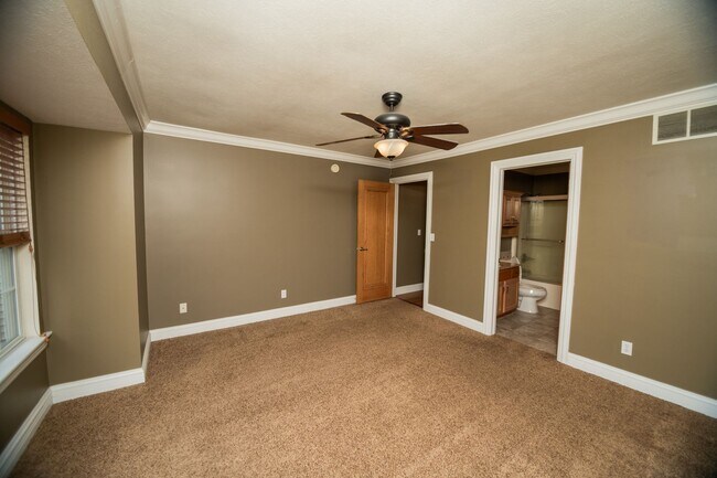 Building Photo - 405 Galway Dr