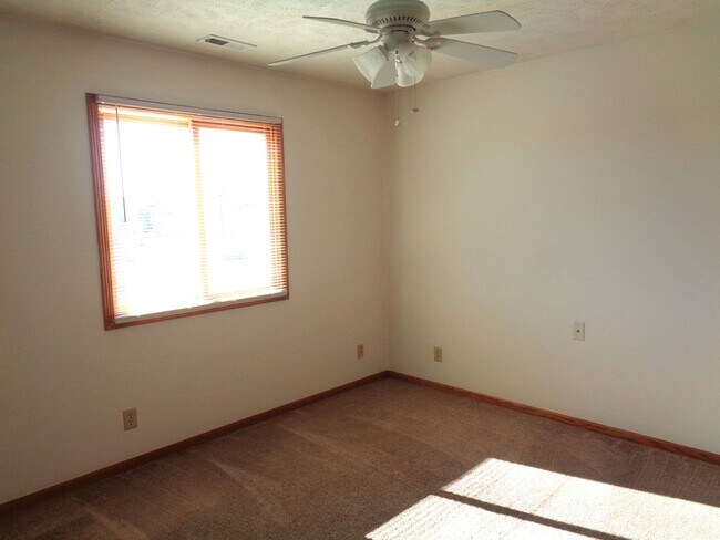 Building Photo - 5428 W Redberry Ln
