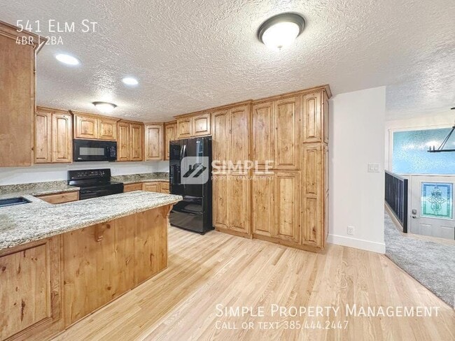 Building Photo - 541 E Elm St