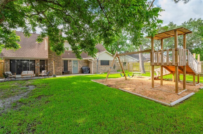 Building Photo - 5110 Tashkent Dr