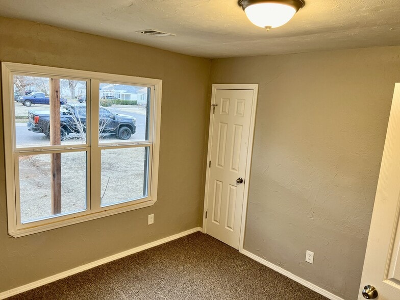 Building Photo - 301 E Rickenbacker Dr