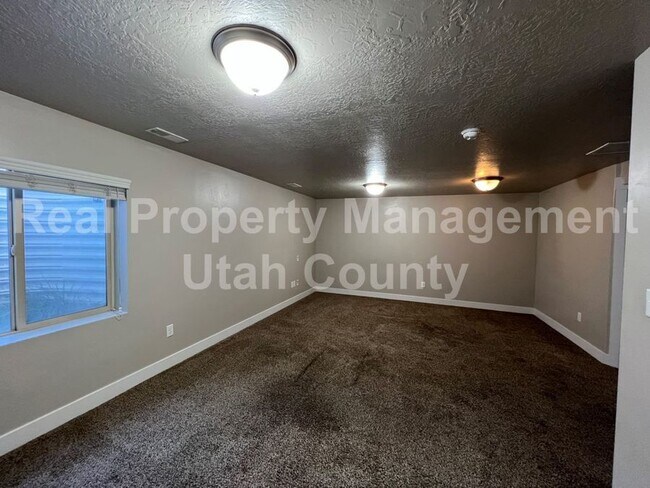 Building Photo - 1638 Venetian Way