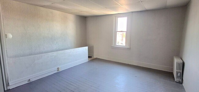 Building Photo - 959 E Philadelphia St