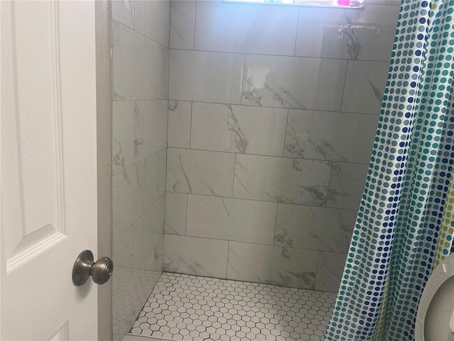 Building Photo - 3114 58th Ave N