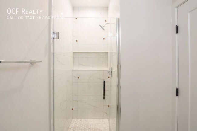 Building Photo - 2147 N Franklin St