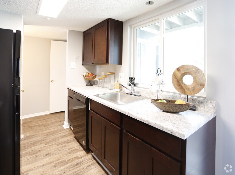 The Villas at Stone Creek (Longridge LLC) 11888 Longridge Dr Baton