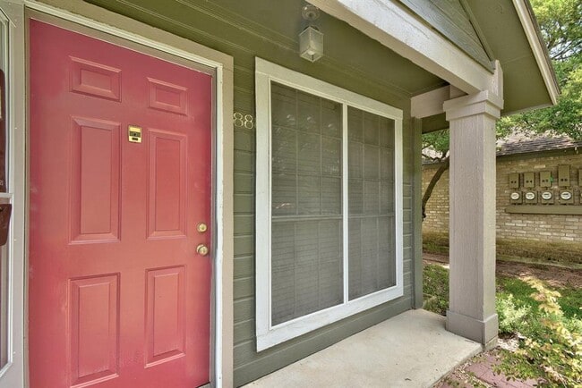 Building Photo - 1015 E Yager Ln