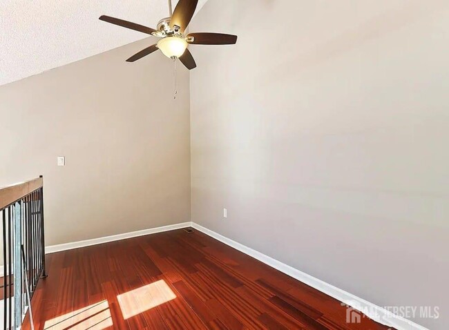 Building Photo - 1010 Aspen Dr