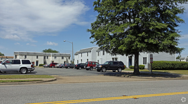 Building Photo - Newport Harbour Apartments