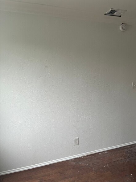 Building Photo - 1101 Laveta Terrace