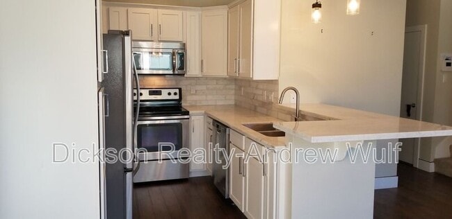 Building Photo - 711 Roberts St
