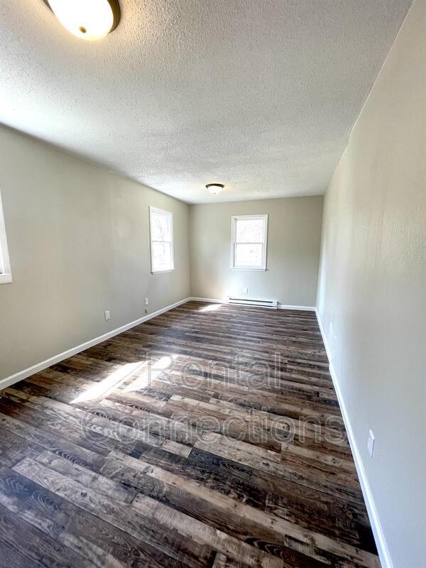 Building Photo - 610 S Elm St