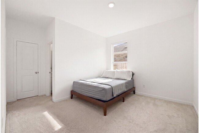 Building Photo - 26623 Prairie Smoke Ln