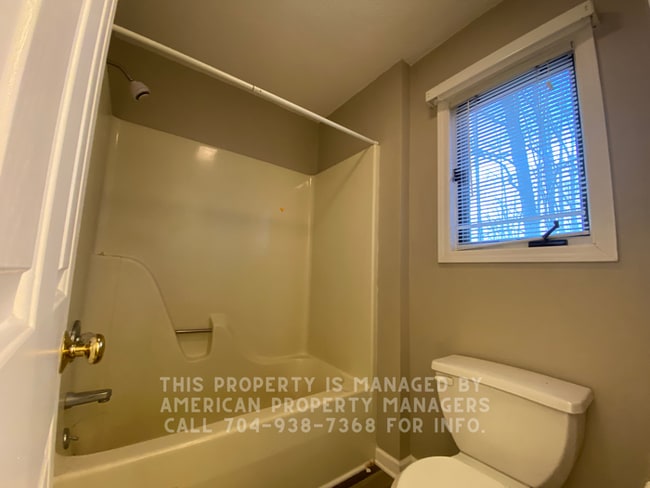 Building Photo - 152 Purple Finch Ln