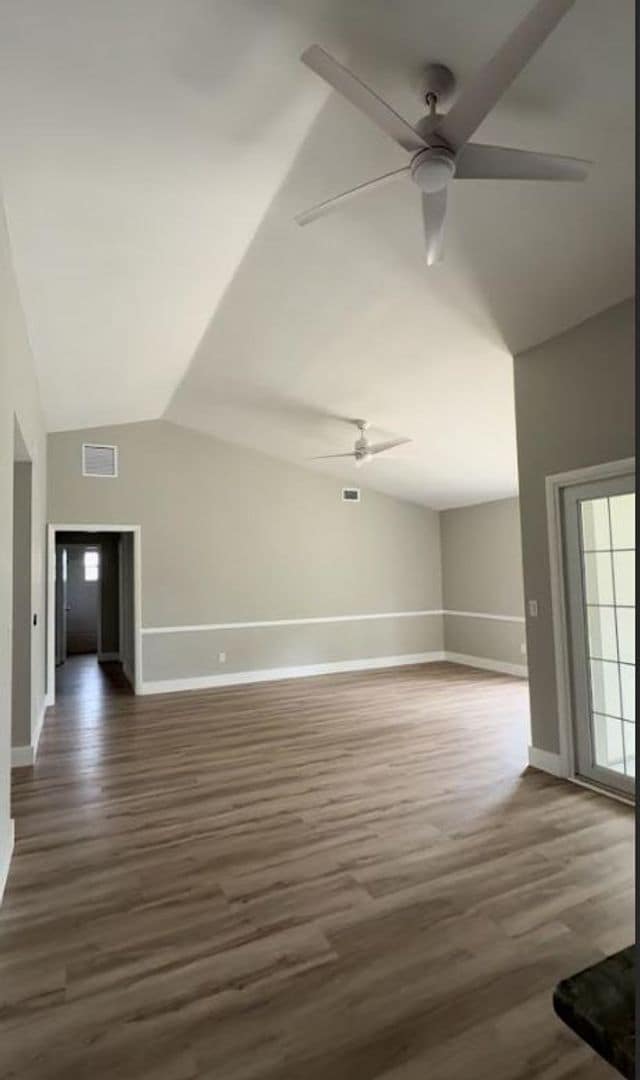 Building Photo - 3 Bedroom 2 Bath 2 Car garage pool home fo...