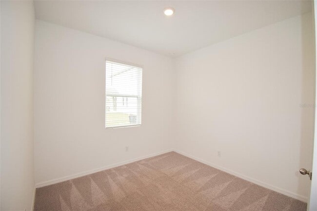 Building Photo - 2370 Lancashire St