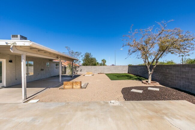 Building Photo - Charming Single-Story 3 bed Home with RV P...