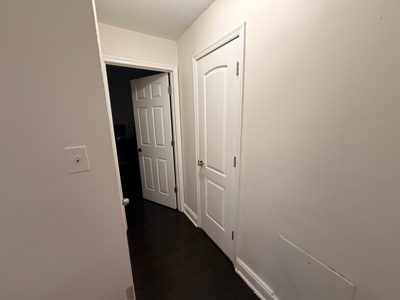 Building Photo - 1604 Renate Dr