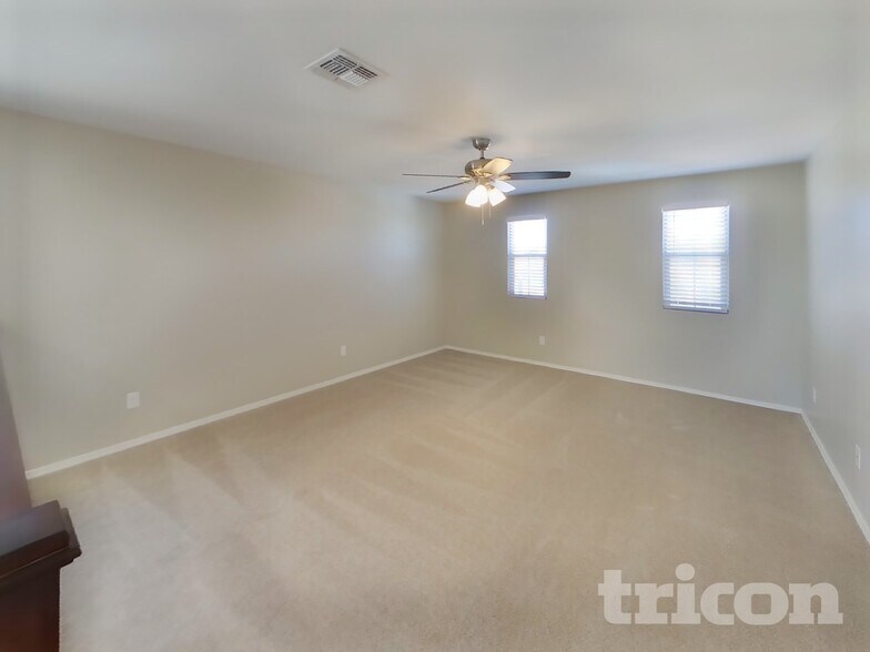 Building Photo - 12583 W Midway Ave