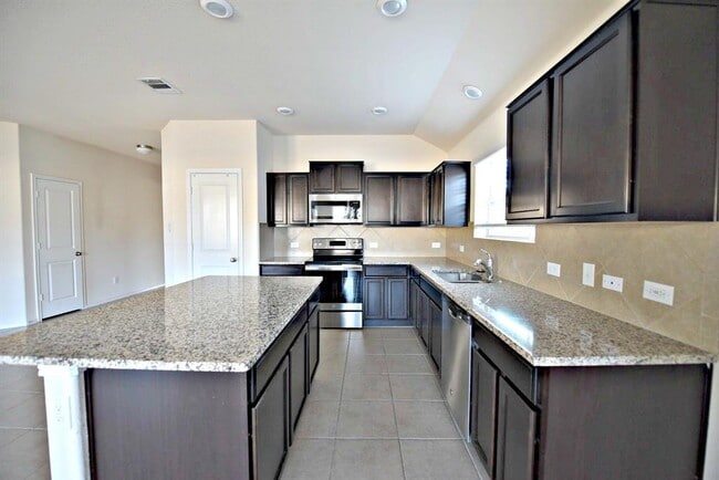 Building Photo - 644 Heritage Grove Rd