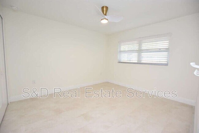 Building Photo - 141 Fernery Rd