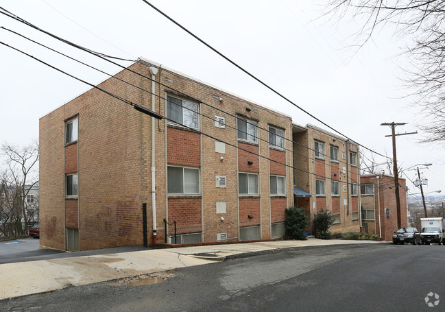 Building Photo - Howard Hill