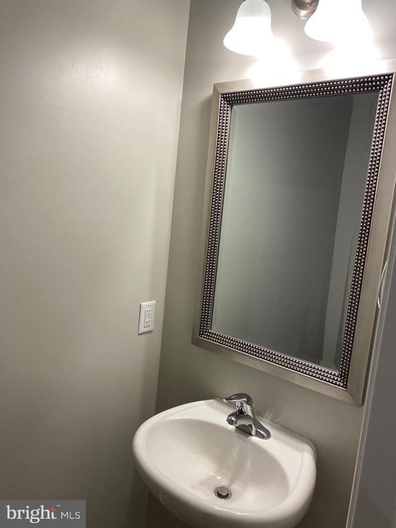 Building Photo - 6126 Sawgrass Ct